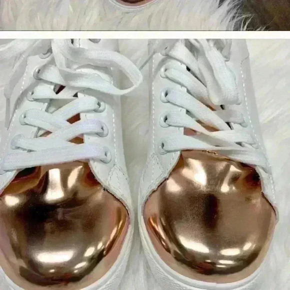 🐶 Soho Metallic Toe Sneaker - Picture 3 of 7